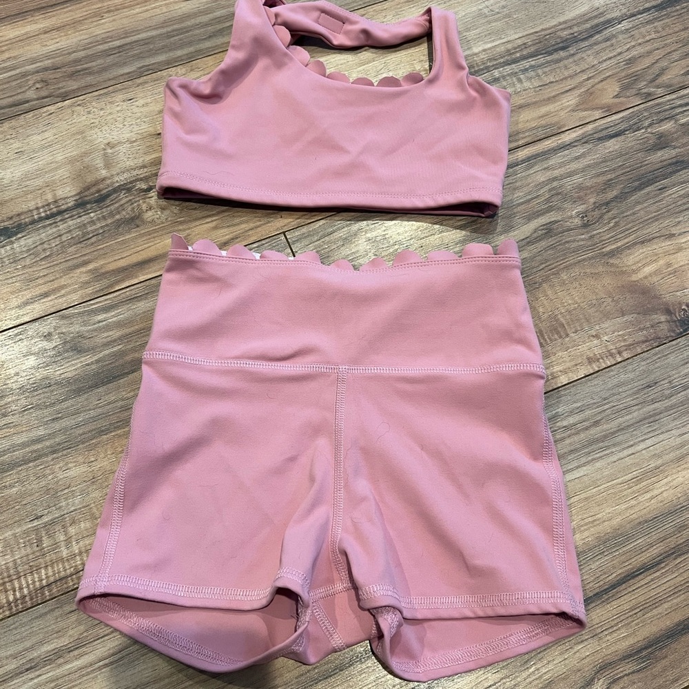 Tiger Friday scalloped matching set